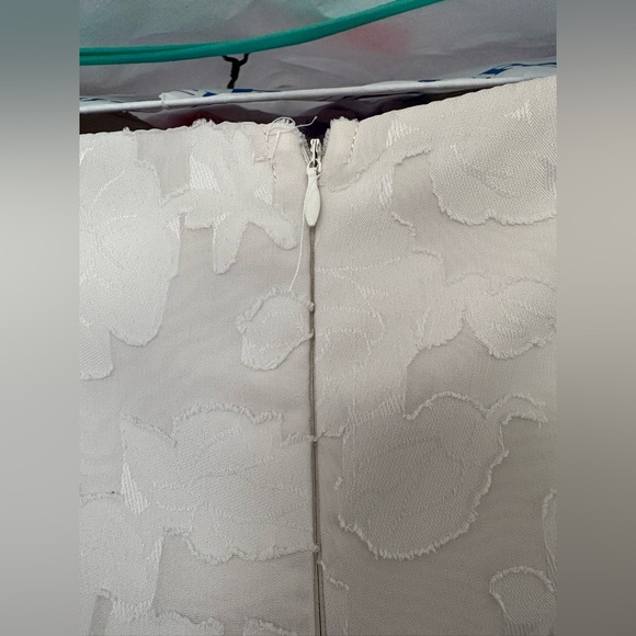 Selfie Leslie Giavana Strapless Layered Midi Dress Floral Embossed Cream - Picture 9 of 10